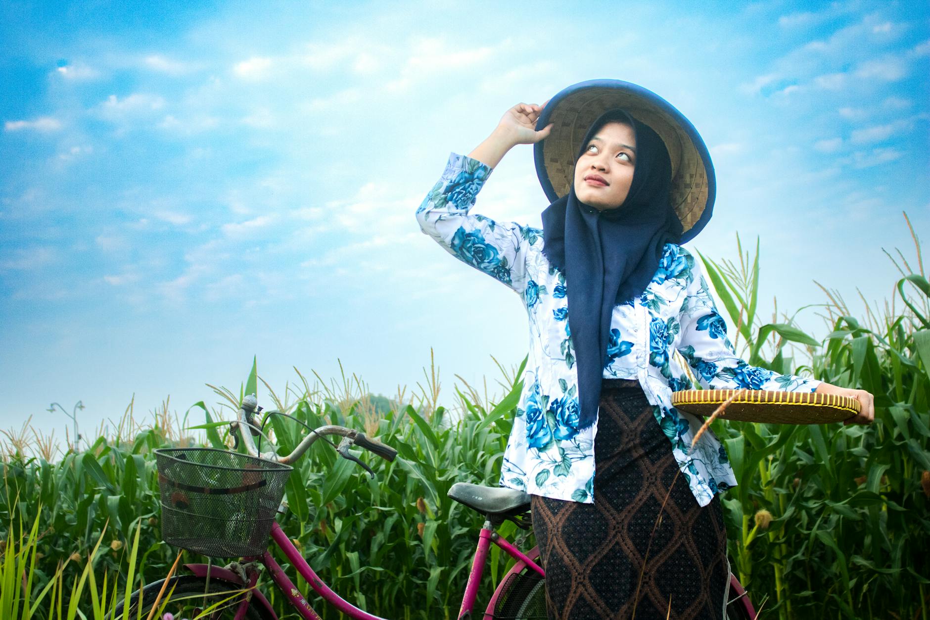 Gambar suplemen kolagen terbaik Indonesia, kemasan elegan penuh nutrisi untuk kulit sehat dan awet muda
